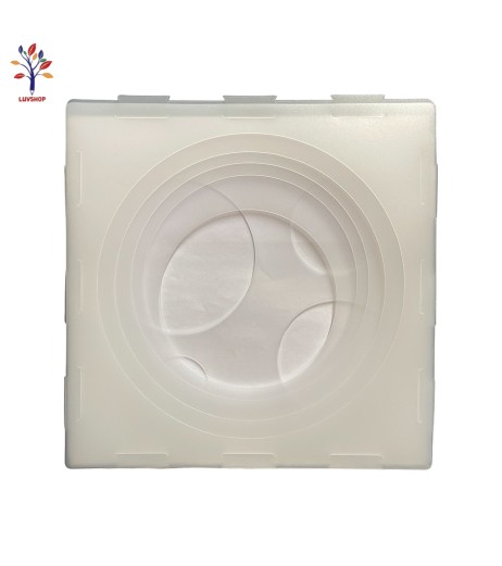 Plastic balloon measuring cube