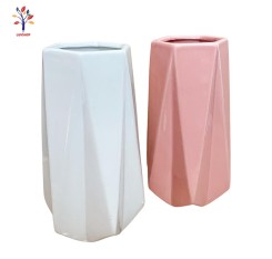 Vaza ceramica hexagonala