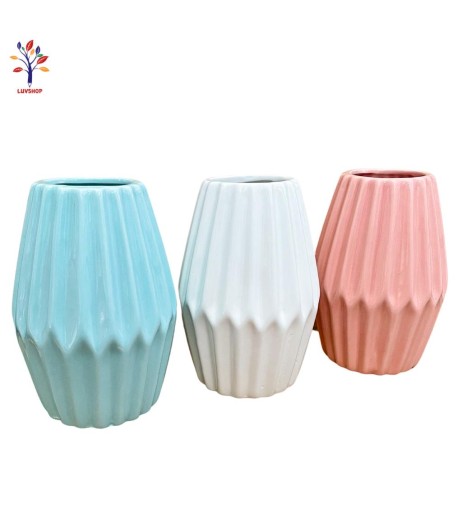 Vaza ceramica cu striatii